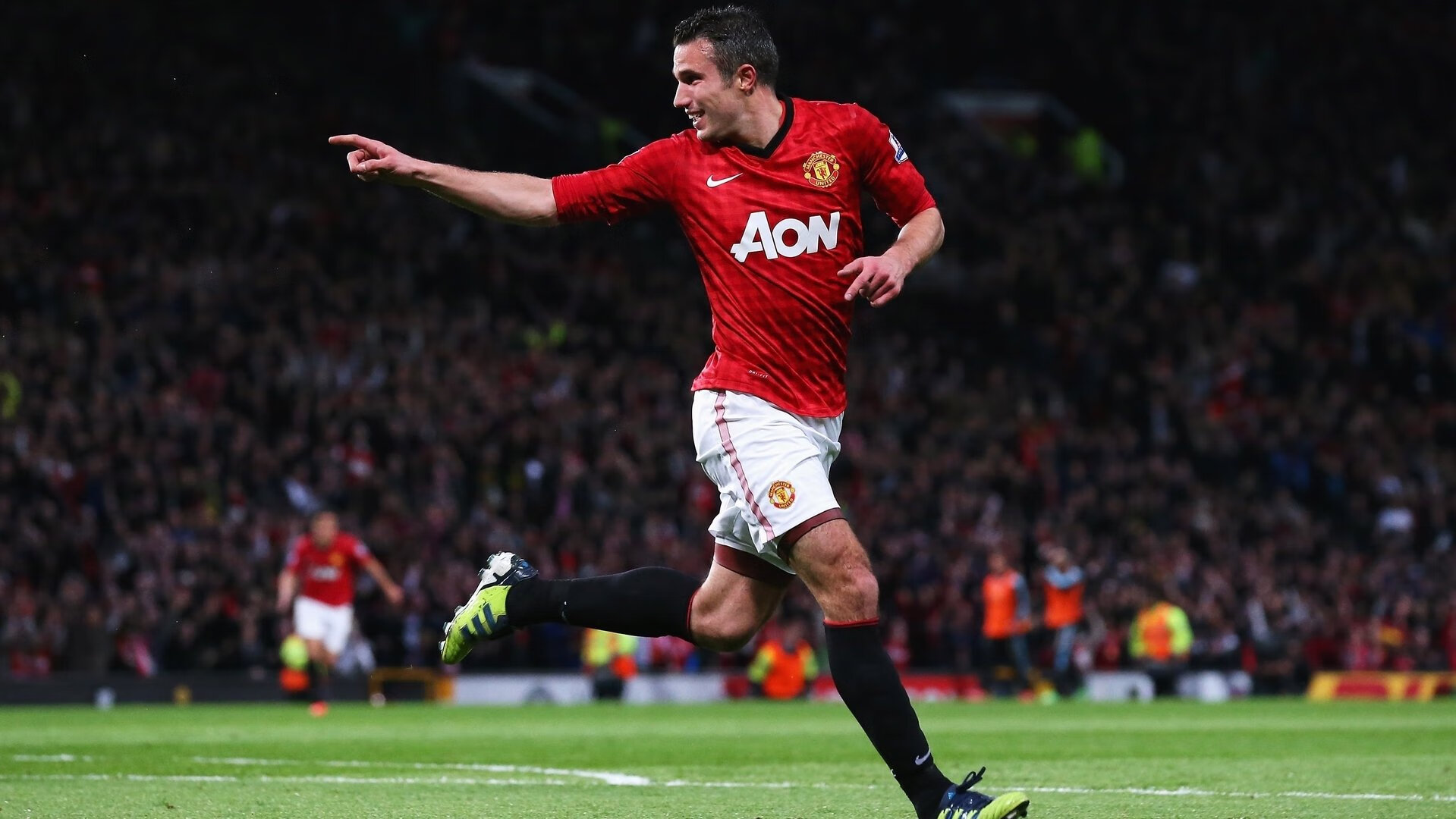 新王登基,法国队青春风暴席卷,佩德里欧冠之夜加冕